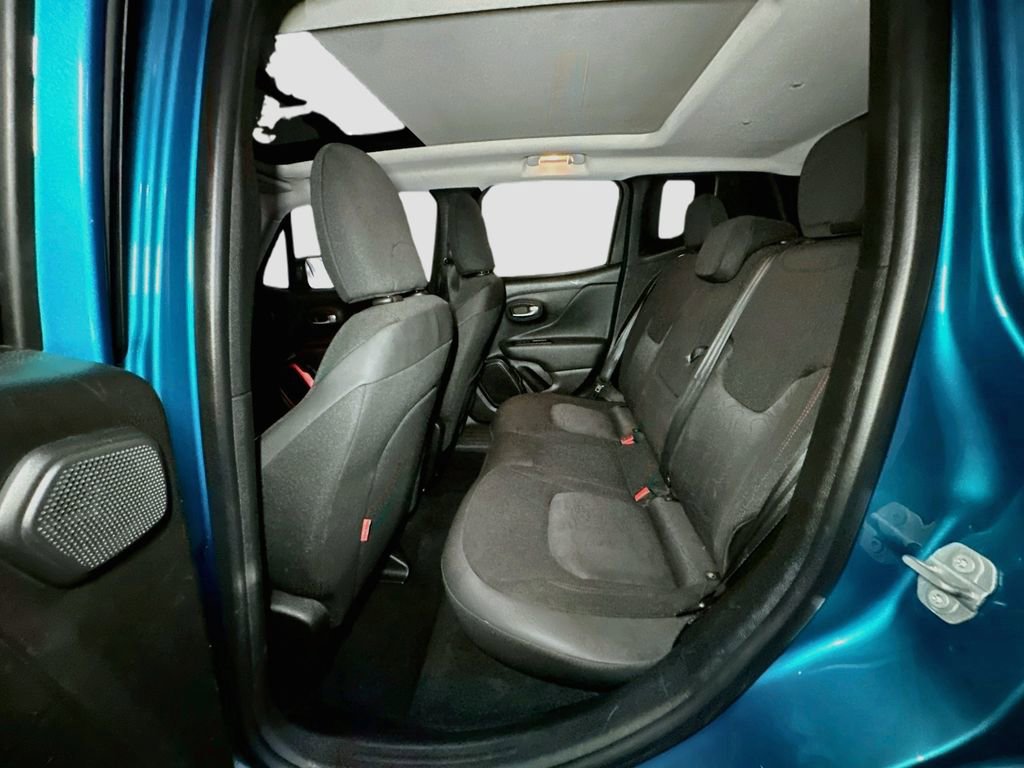 Used 2022 Jeep Renegade Trailhawk w/ Sun/Sound Group AWD/4WD image 31