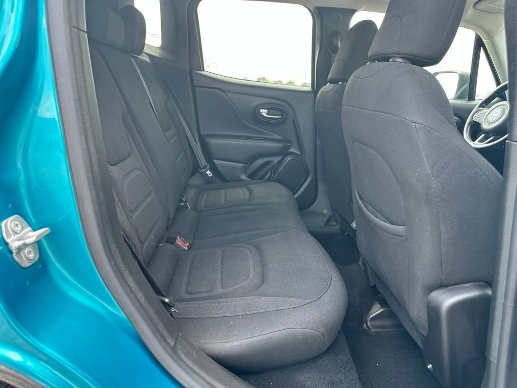Used 2022 Jeep Renegade Latitude AWD/4WD image 26