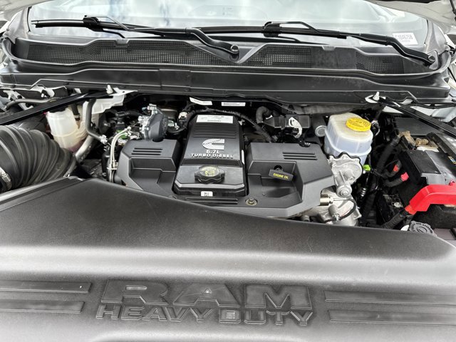 Used 2024 RAM 2500 Tradesman w/ Chrome Appearance Group AWD/4WD image 3