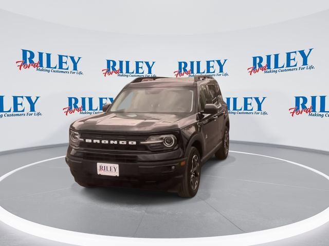 Certified 2023 Ford Bronco Sport Outer Banks w/ Tech Package AWD/4WD image 3