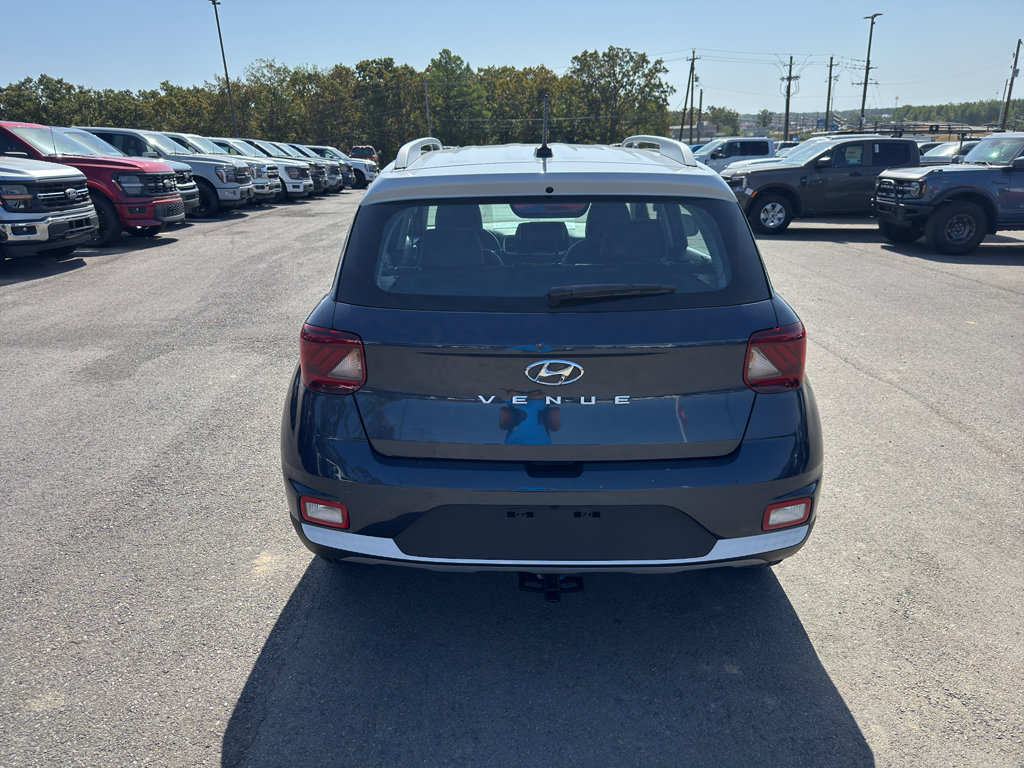 Used 2024 Hyundai Venue Limited FWD image 6