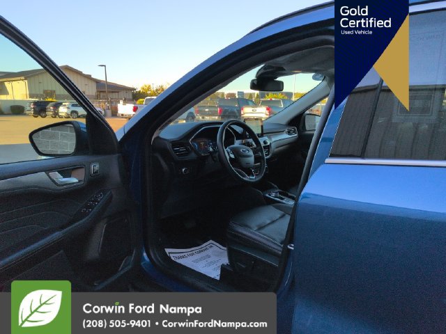 Certified 2022 Ford Escape Titanium AWD/4WD image 11