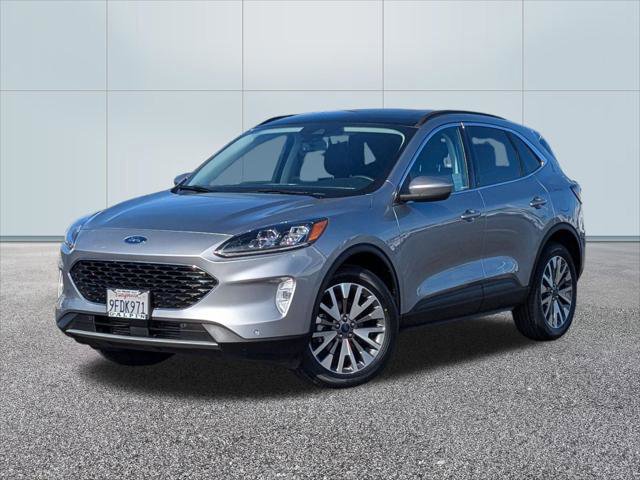 Certified 2022 Ford Escape Titanium w/ Class II Trailer Tow Package image 7