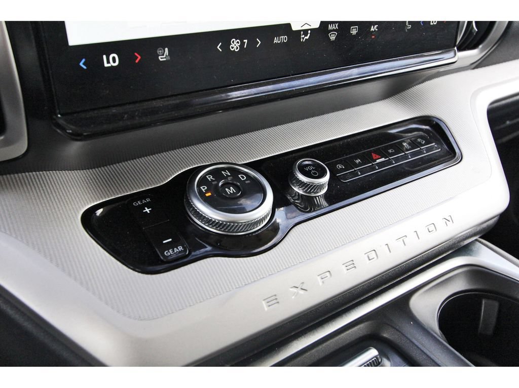 Certified 2025 Ford Expedition Active AWD/4WD image 25