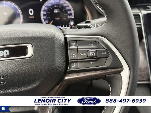 Used 2023 Jeep Grand Cherokee Limited image 21