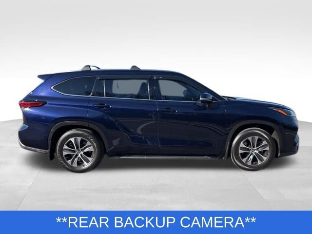 Used 2021 Toyota Highlander XLE image 5