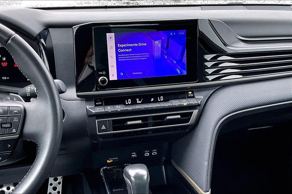 Used 2025 Toyota Camry SE FWD image 6
