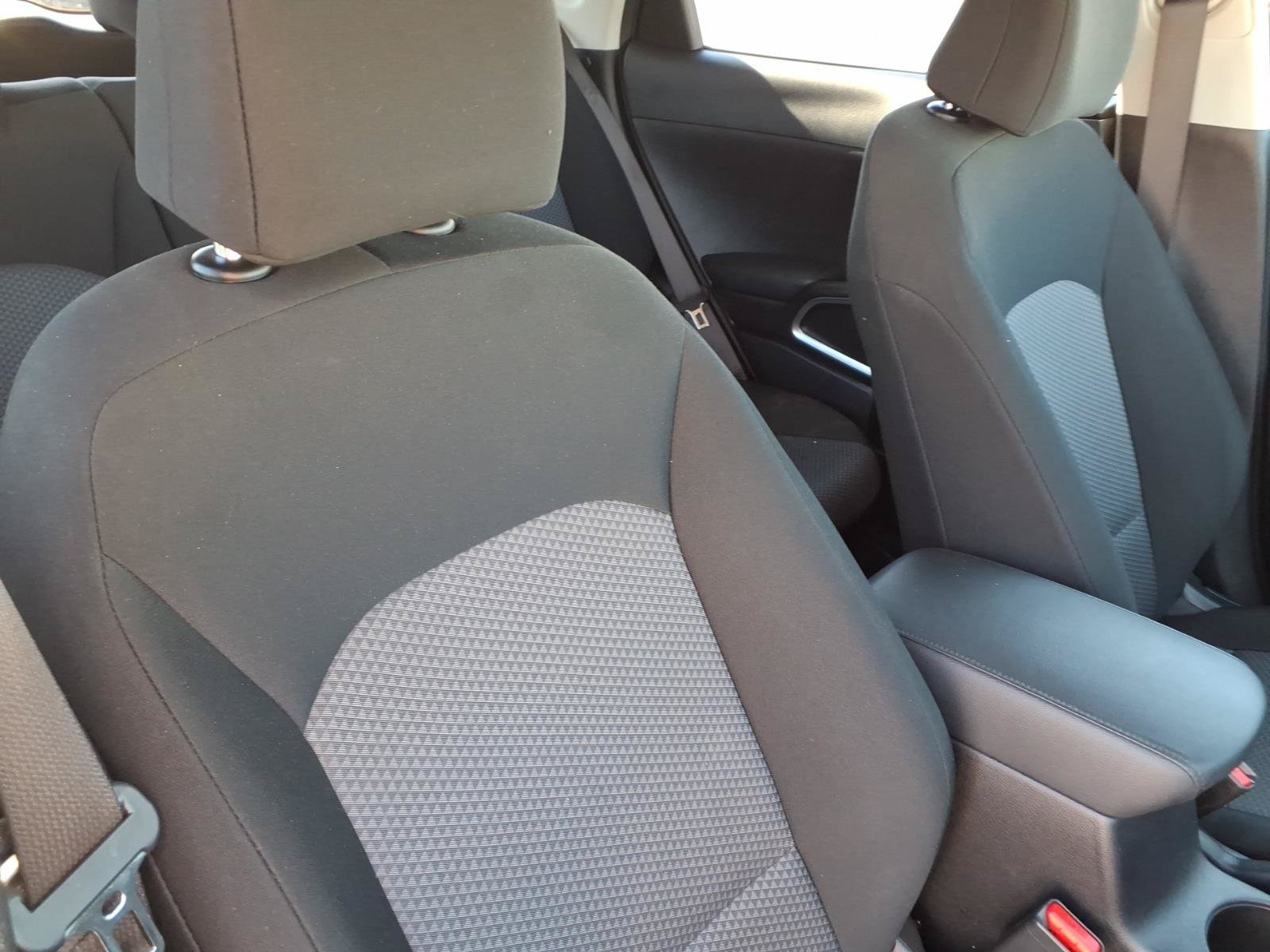 Used 2025 Kia Soul LX w/ LX Technology Package FWD image 12