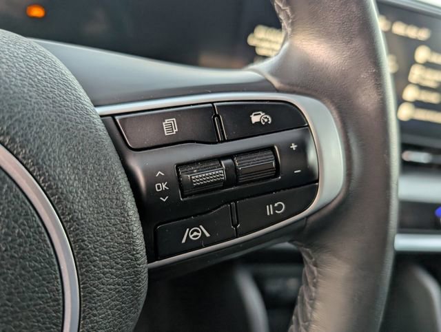 Used 2025 Kia Sportage EX FWD image 20
