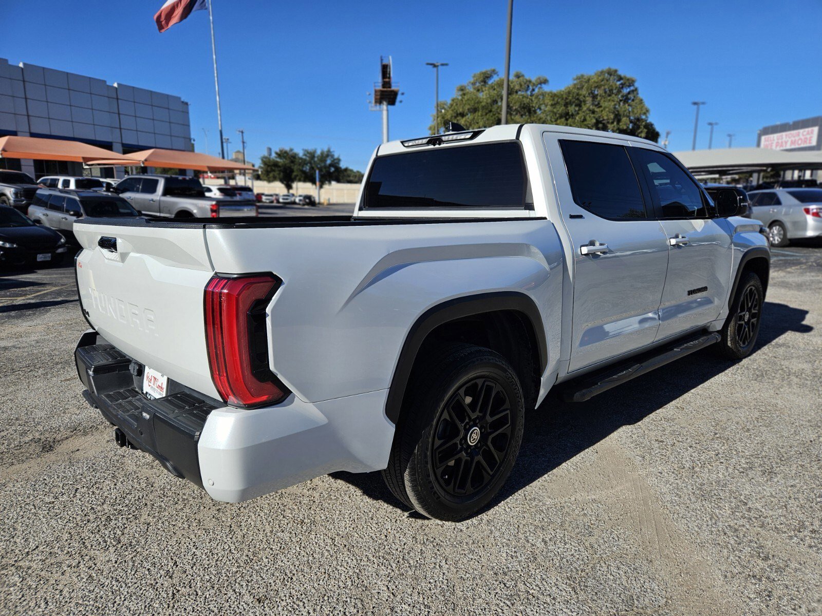 Used 2024 Toyota Tundra Limited image 3