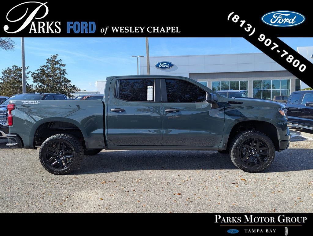 Used 2025 Chevrolet Silverado 1500 Custom Trail Boss w/ LPO, Dark Essentials Package image 2