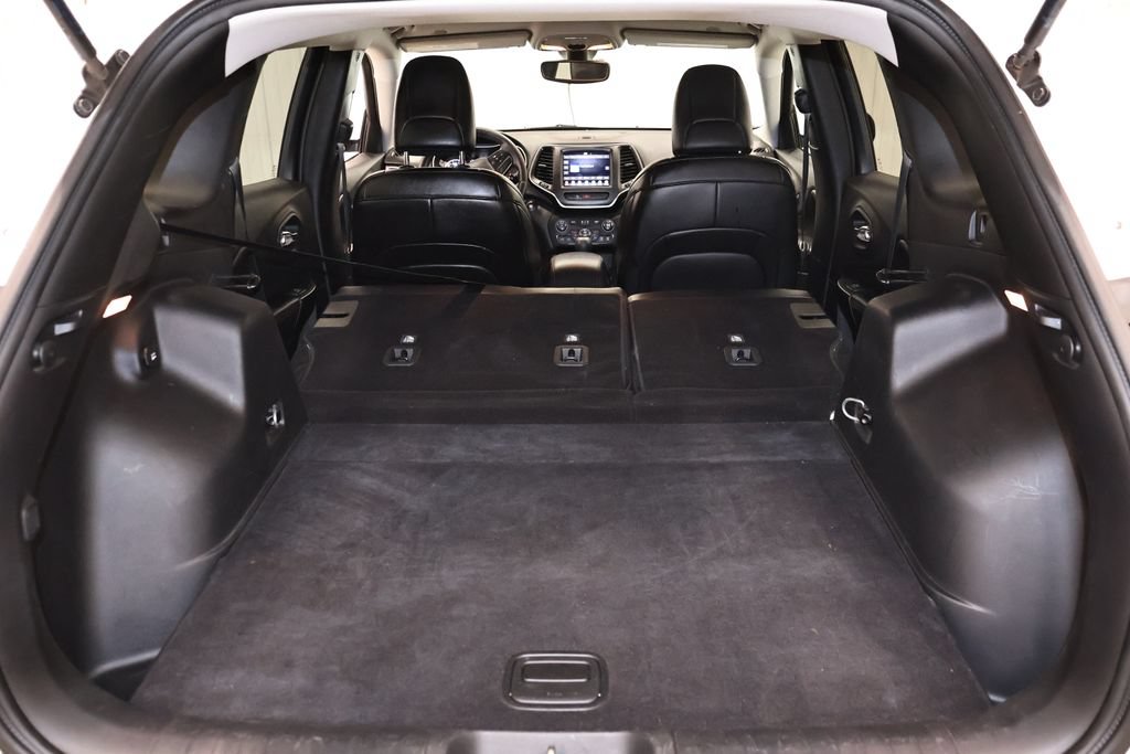 Used 2019 Jeep Cherokee Trailhawk w/ Cold Weather Group AWD/4WD image 33
