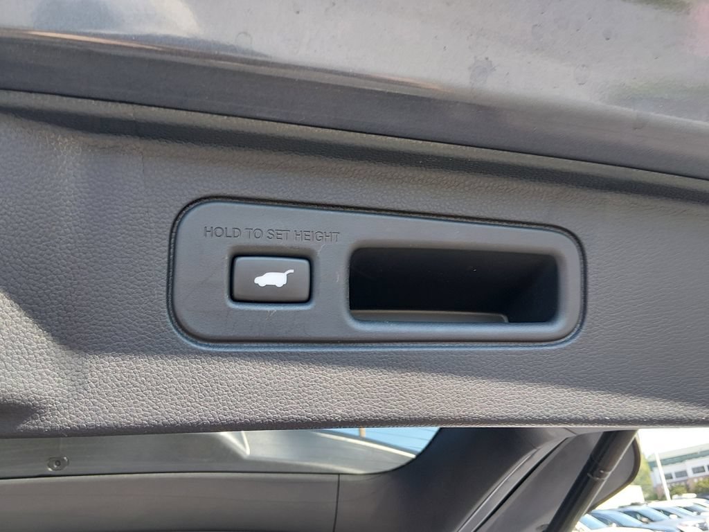 Used 2025 Honda Pilot EX-L image 17