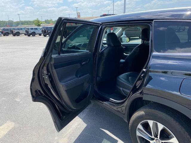 Used 2022 Toyota Highlander XLE FWD image 26