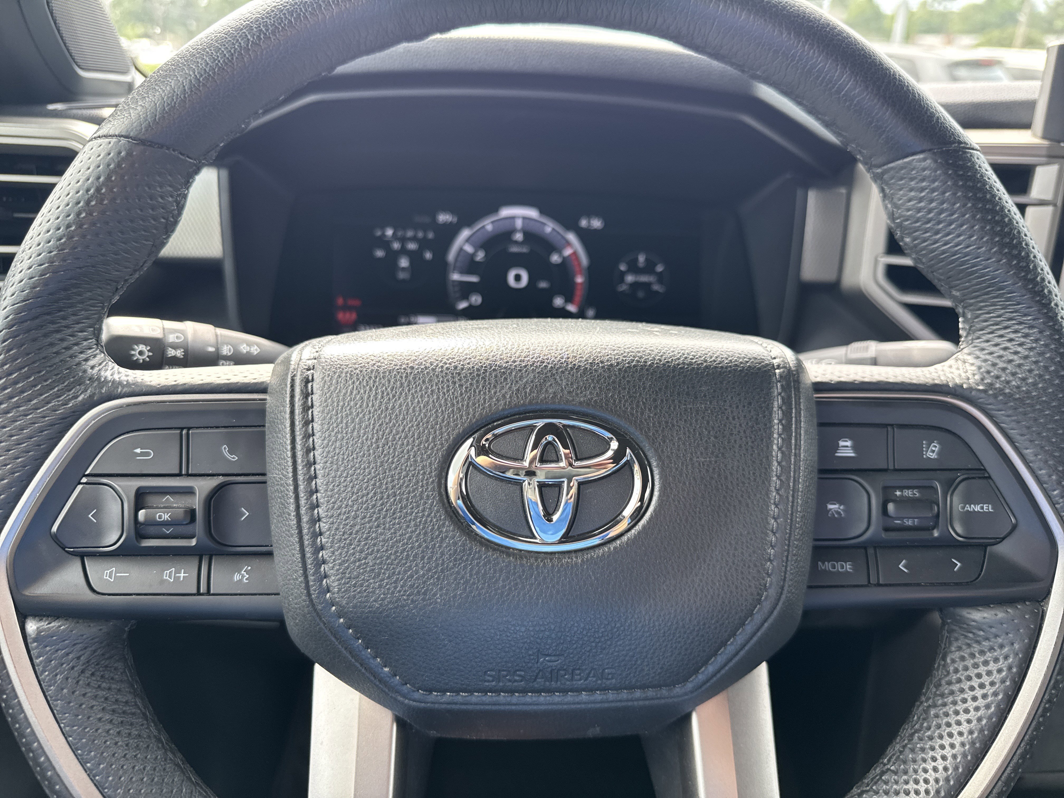 Used 2025 Toyota Tundra Limited AWD/4WD image 15