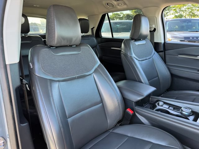 Certified 2025 Ford Explorer Active w/ Active Comfort Package AWD/4WD image 8
