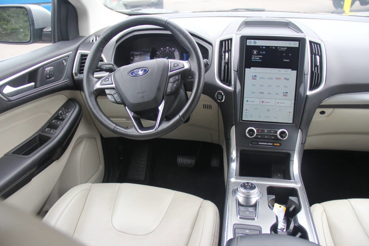 Certified 2022 Ford Edge Titanium image 16