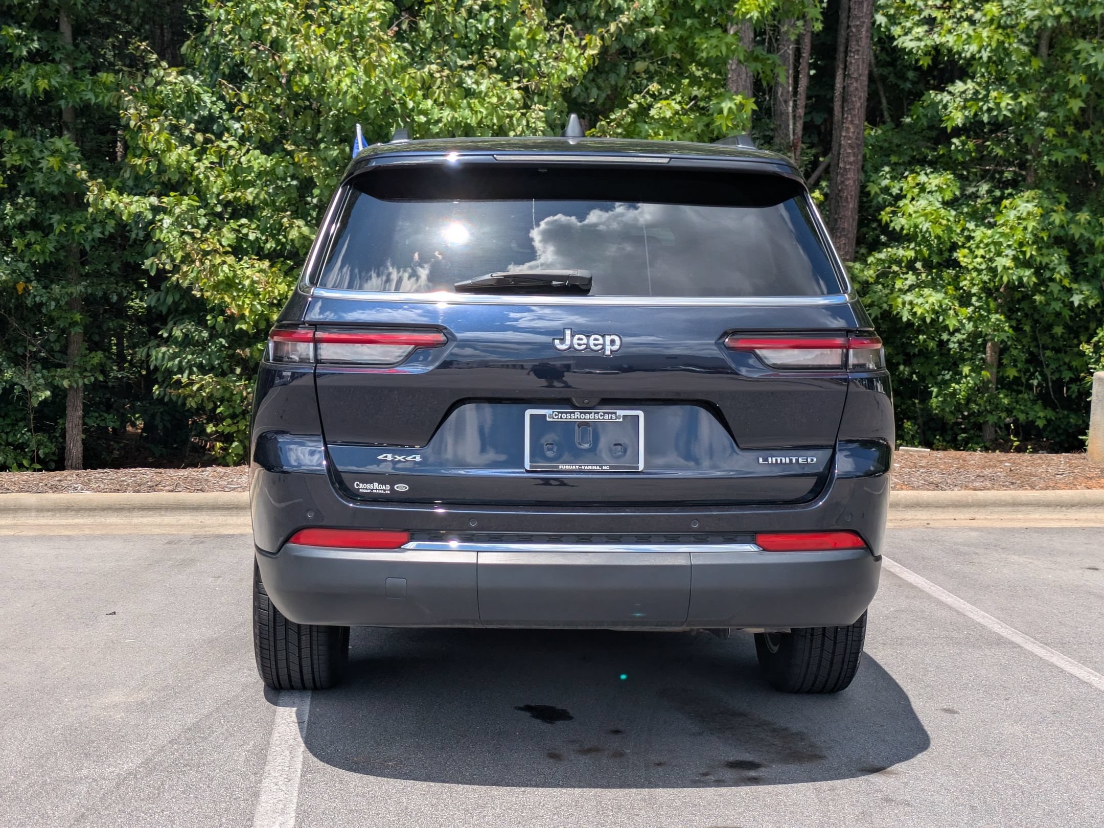 Used 2023 Jeep Grand Cherokee L Limited AWD/4WD image 4