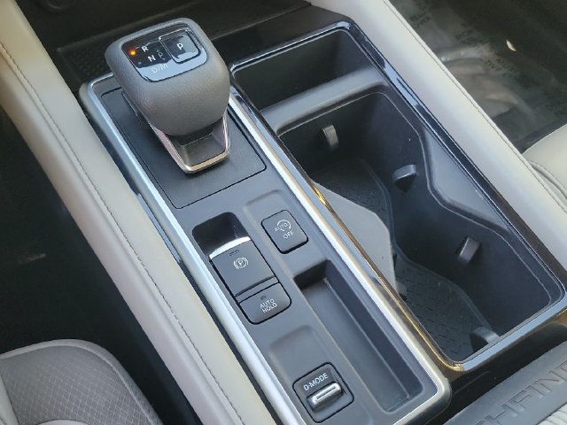 Used 2023 Nissan Pathfinder SL w/ Lighting Package (N92) FWD image 13