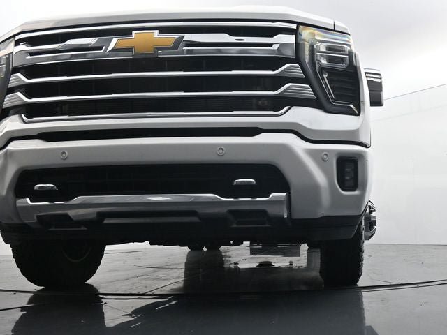 Used 2025 Chevrolet Silverado 3500 High Country w/ High Country Premium Package AWD/4WD image 32