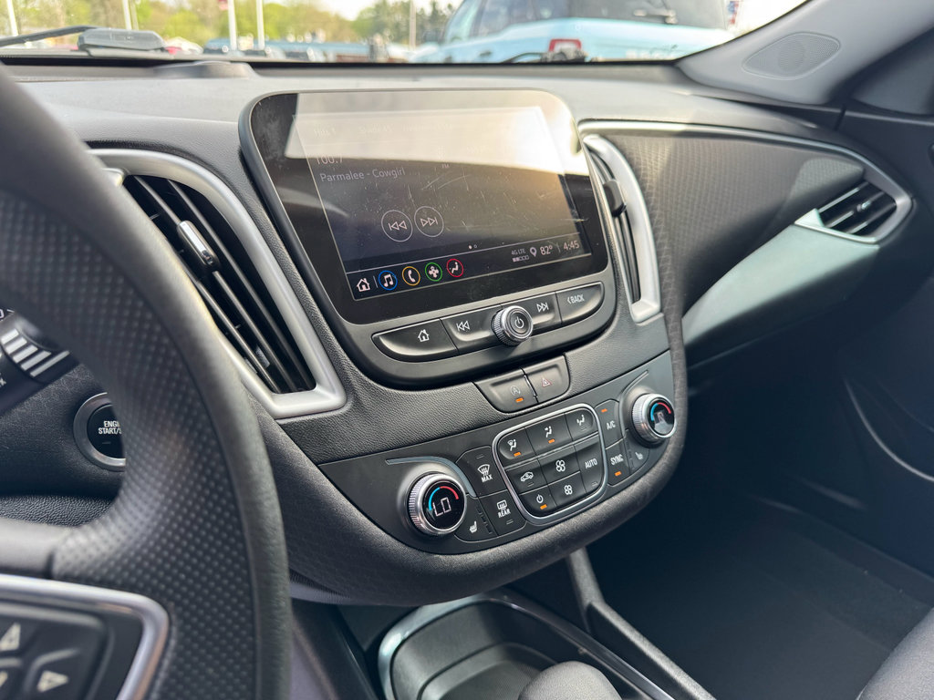 Used 2022 Chevrolet Malibu LT FWD image 30
