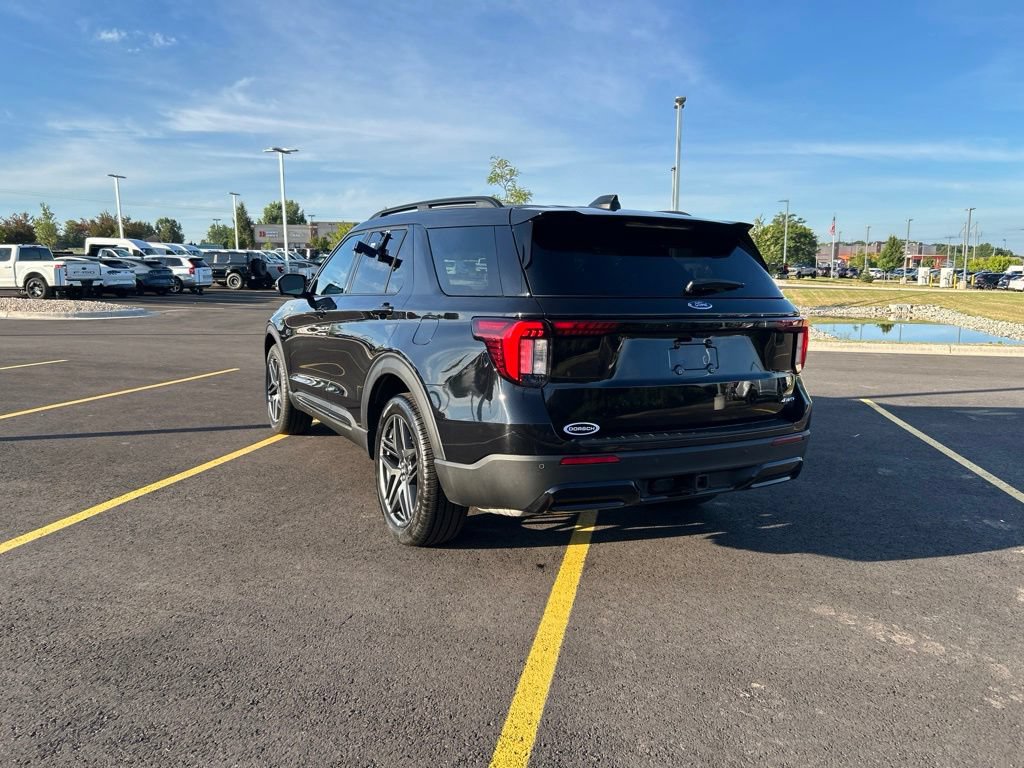 Certified 2025 Ford Explorer ST-Line w/ ST-Line Street Pack AWD/4WD image 8