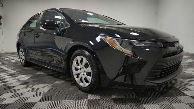 Used 2025 Toyota Corolla LE image 4