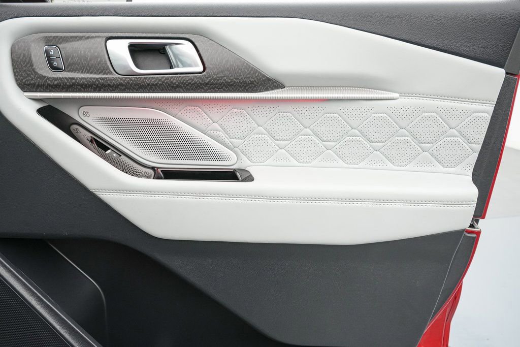 Certified 2025 Ford Explorer Platinum w/ LUX Leather Package image 26