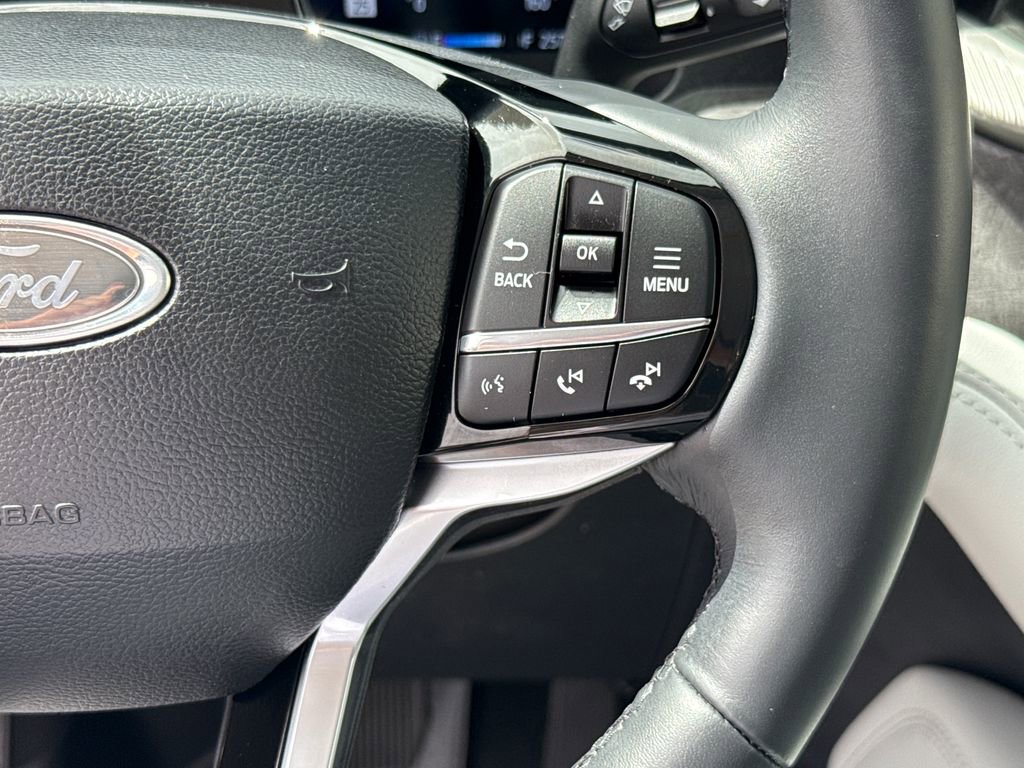 Certified 2025 Ford Explorer Platinum w/ Ultimate Package image 17