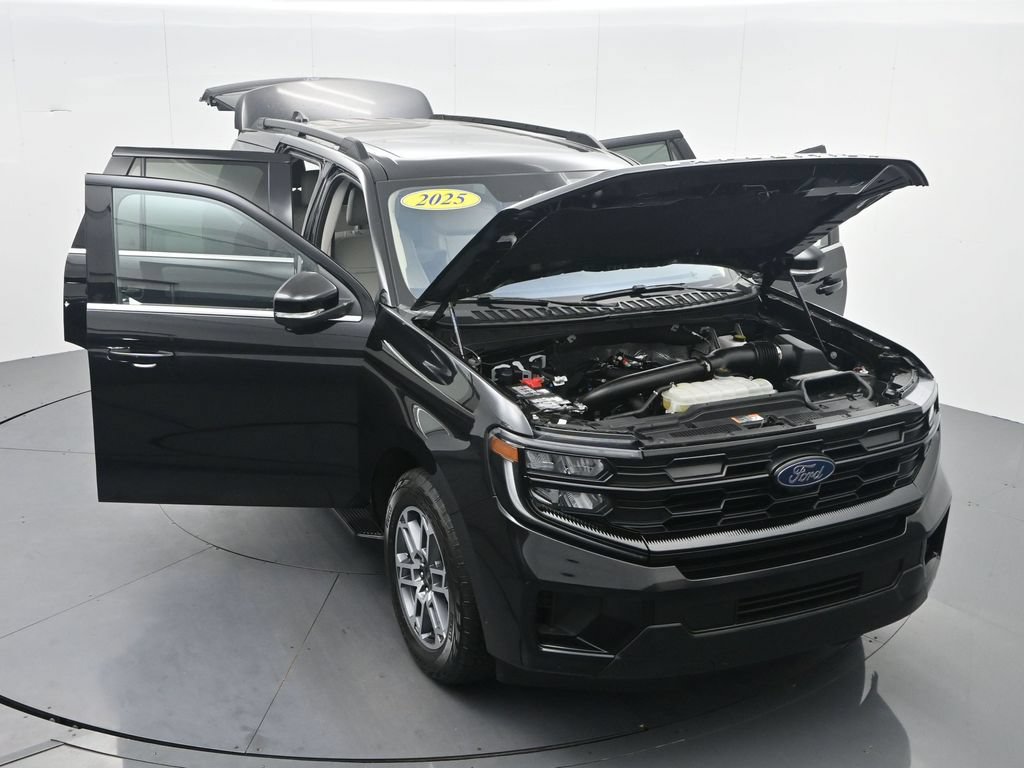 Certified 2025 Ford Expedition Active AWD/4WD image 38