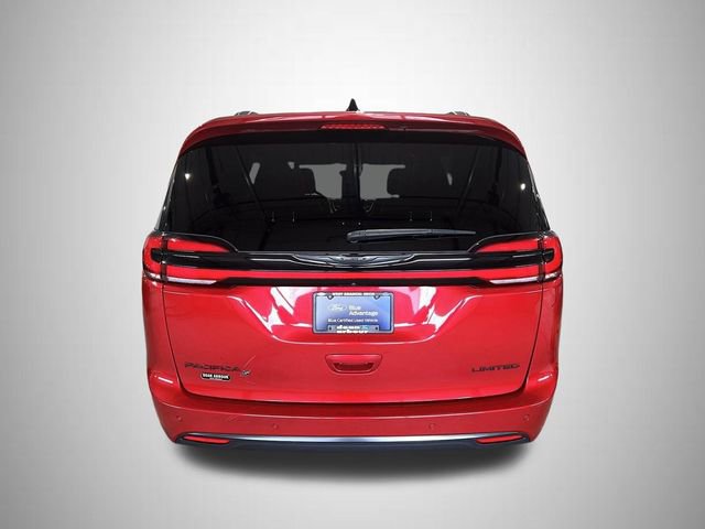 Used 2025 Chrysler Pacifica Limited FWD video 3