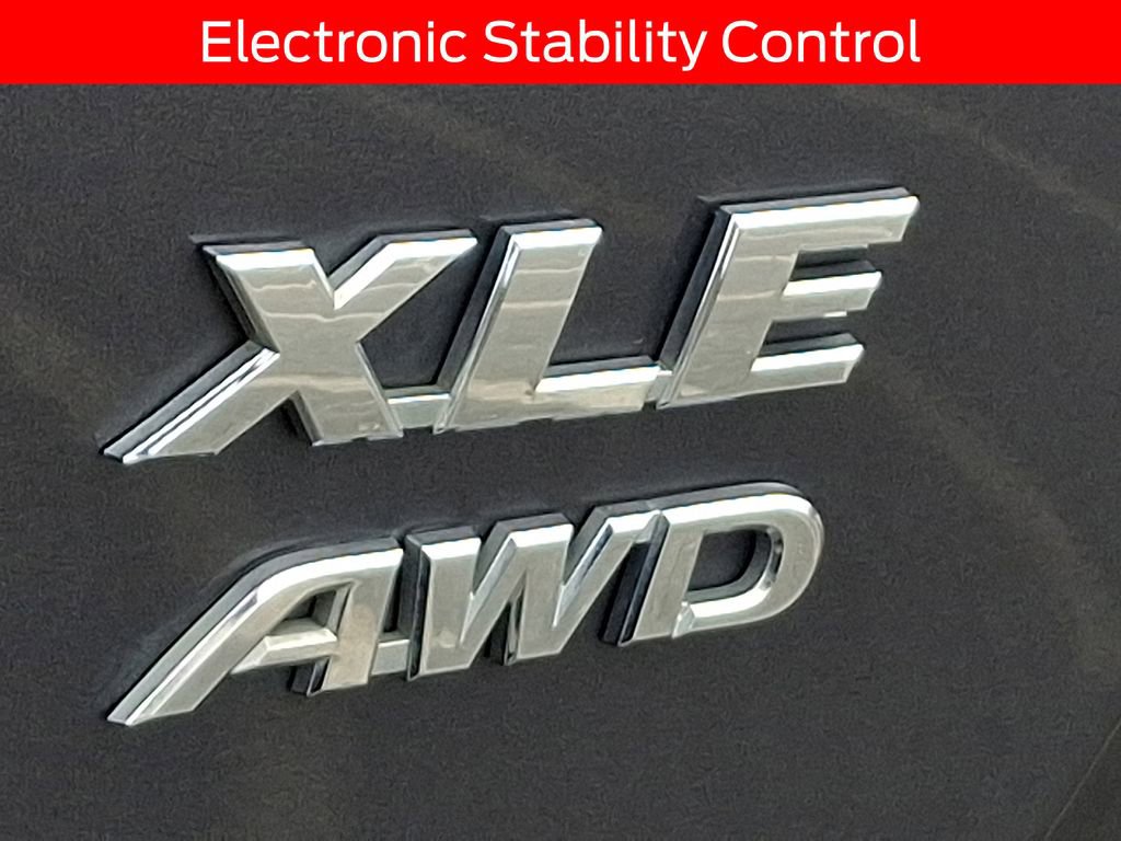 Used 2018 Toyota RAV4 XLE image 29