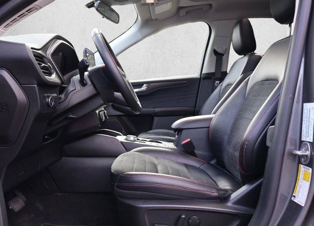 Certified 2022 Ford Escape SEL w/ SEL Stealth AWD Package image 21
