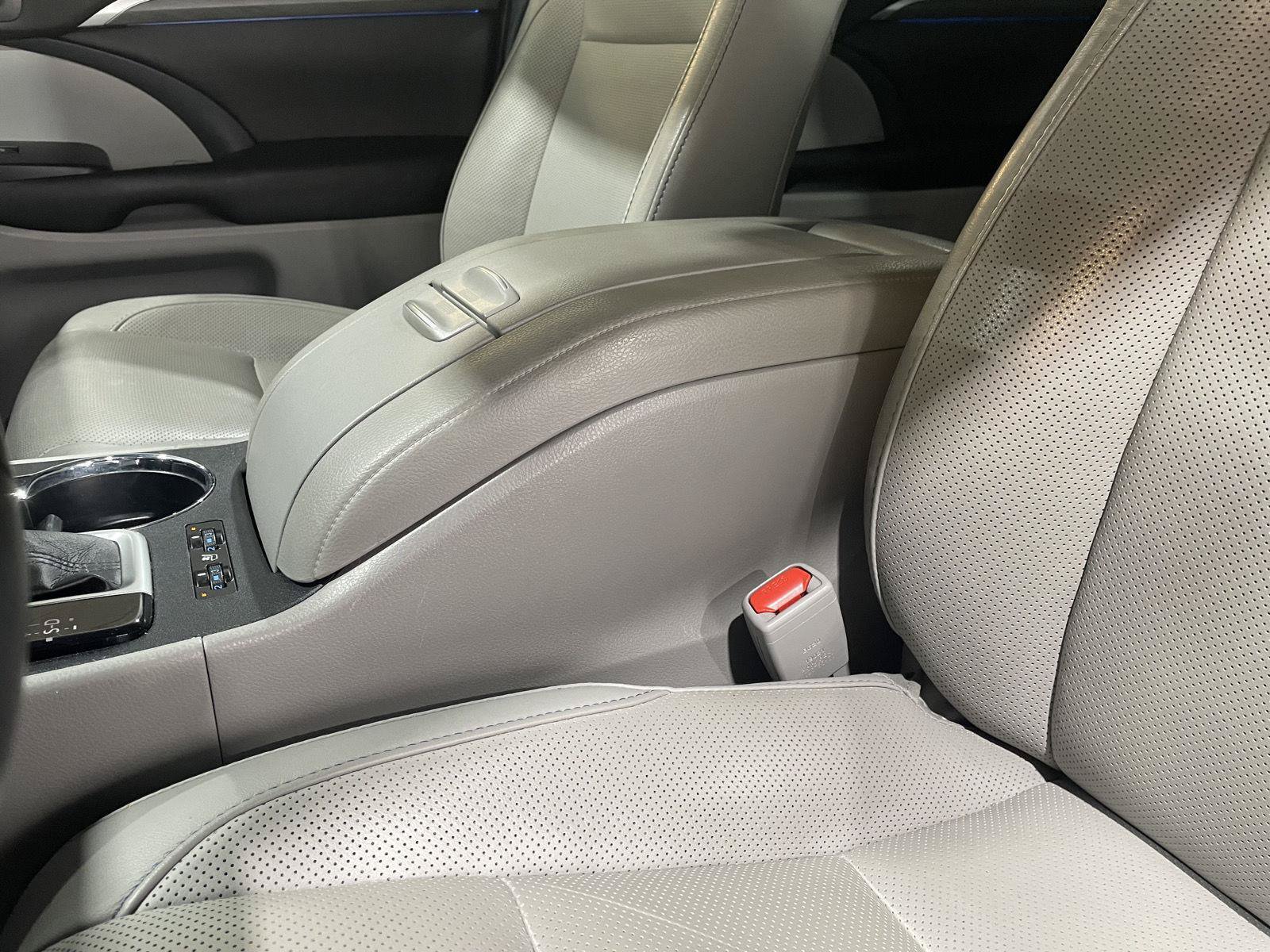 Used 2019 Toyota Highlander Limited AWD/4WD image 40