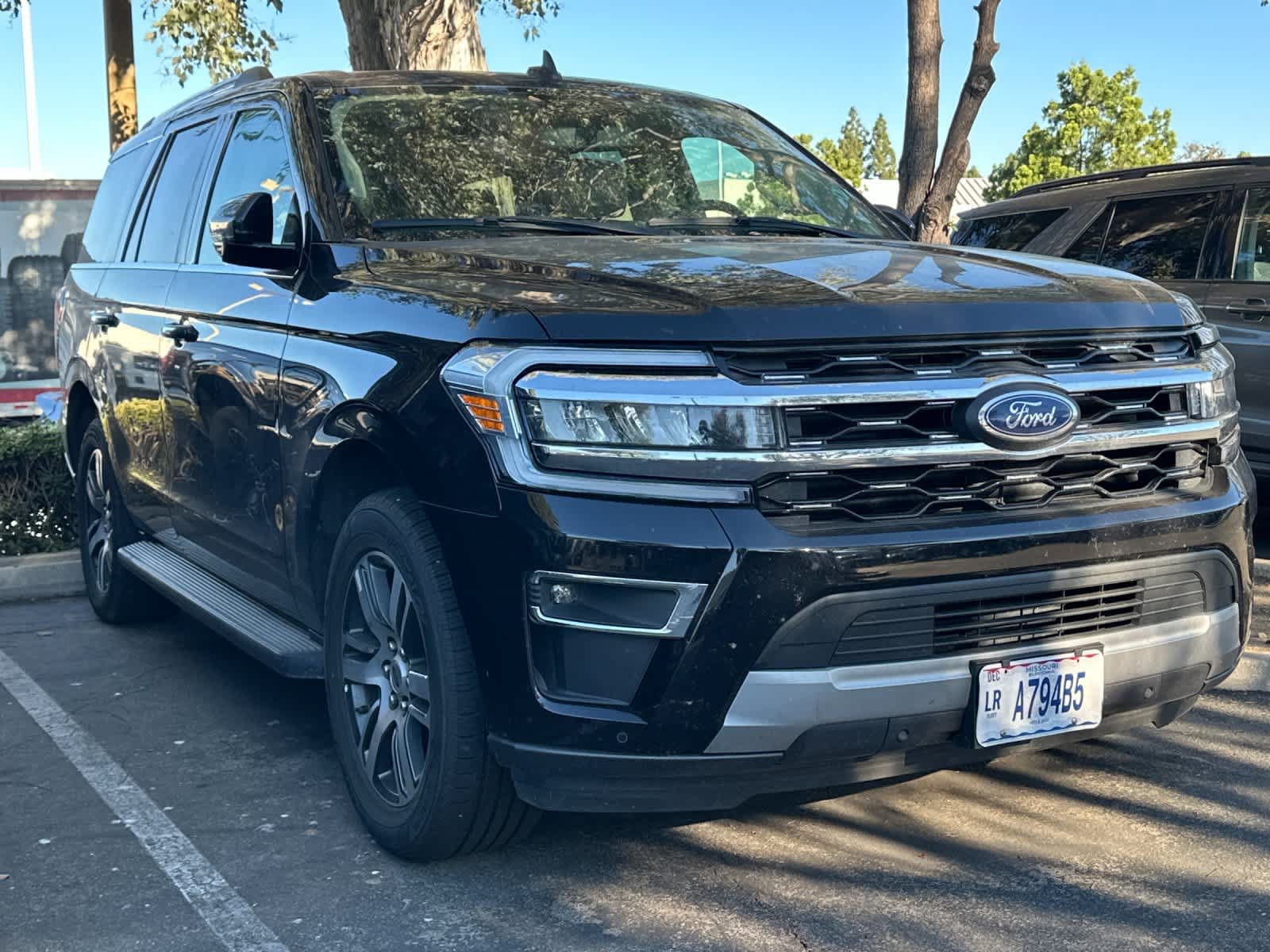 Certified 2024 Ford Expedition Limited AWD/4WD image 3