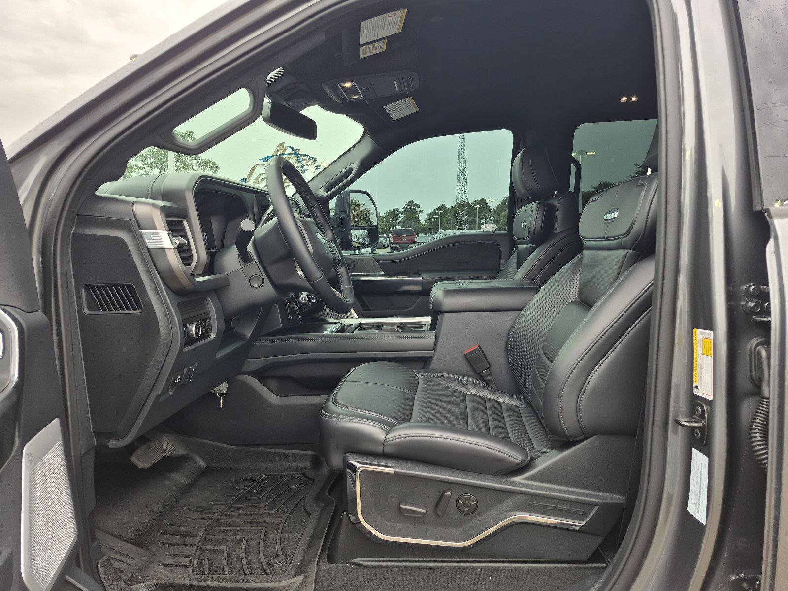Certified 2025 Ford F350 Platinum w/ Tremor Off-Road Package AWD/4WD image 2
