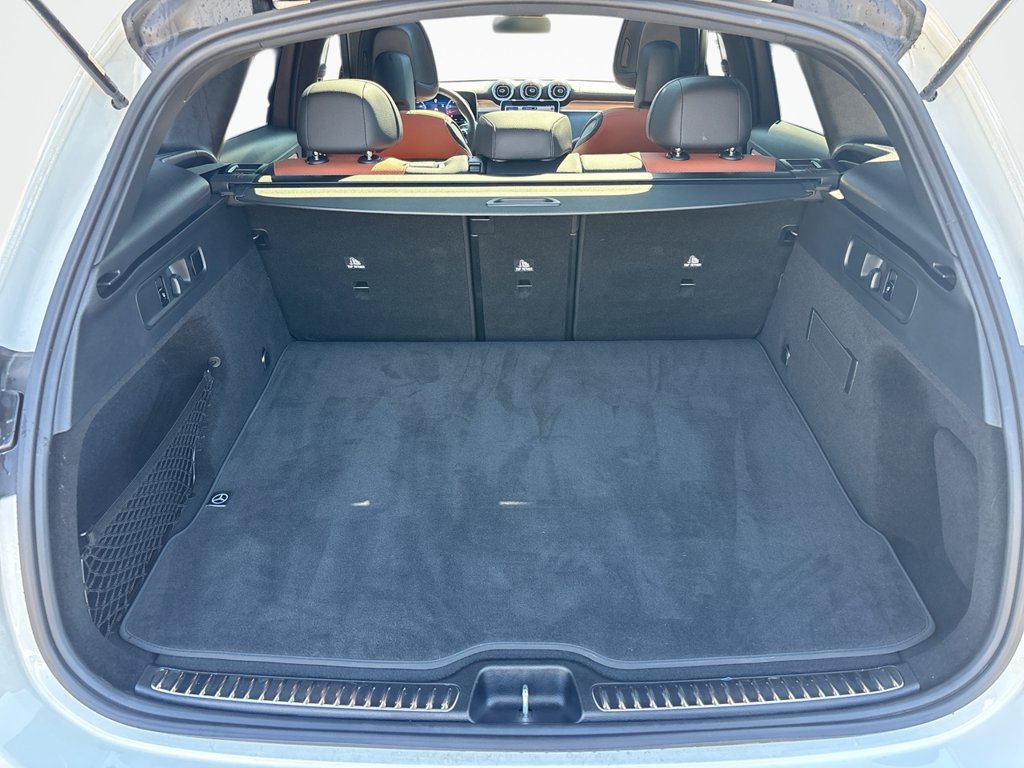 Used 2025 Mercedes-Benz GLC 300 image 11