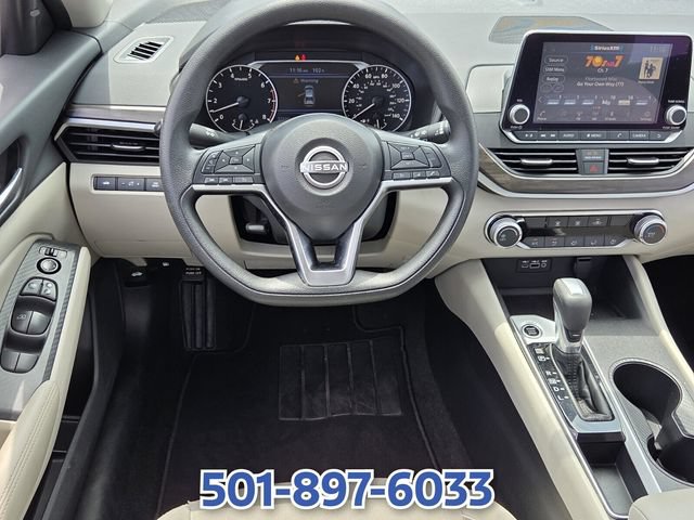 Used 2025 Nissan Altima 2.5 SV FWD image 11