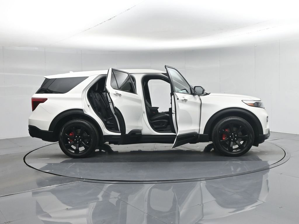 Certified 2022 Ford Explorer ST w/ ST Street Pack image 33