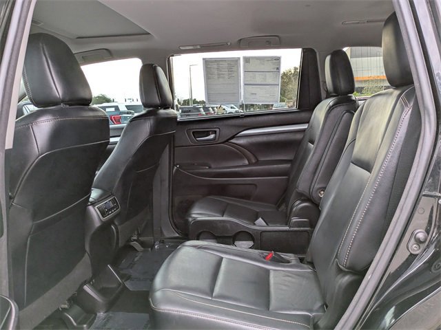 Used 2018 Toyota Highlander XLE image 14