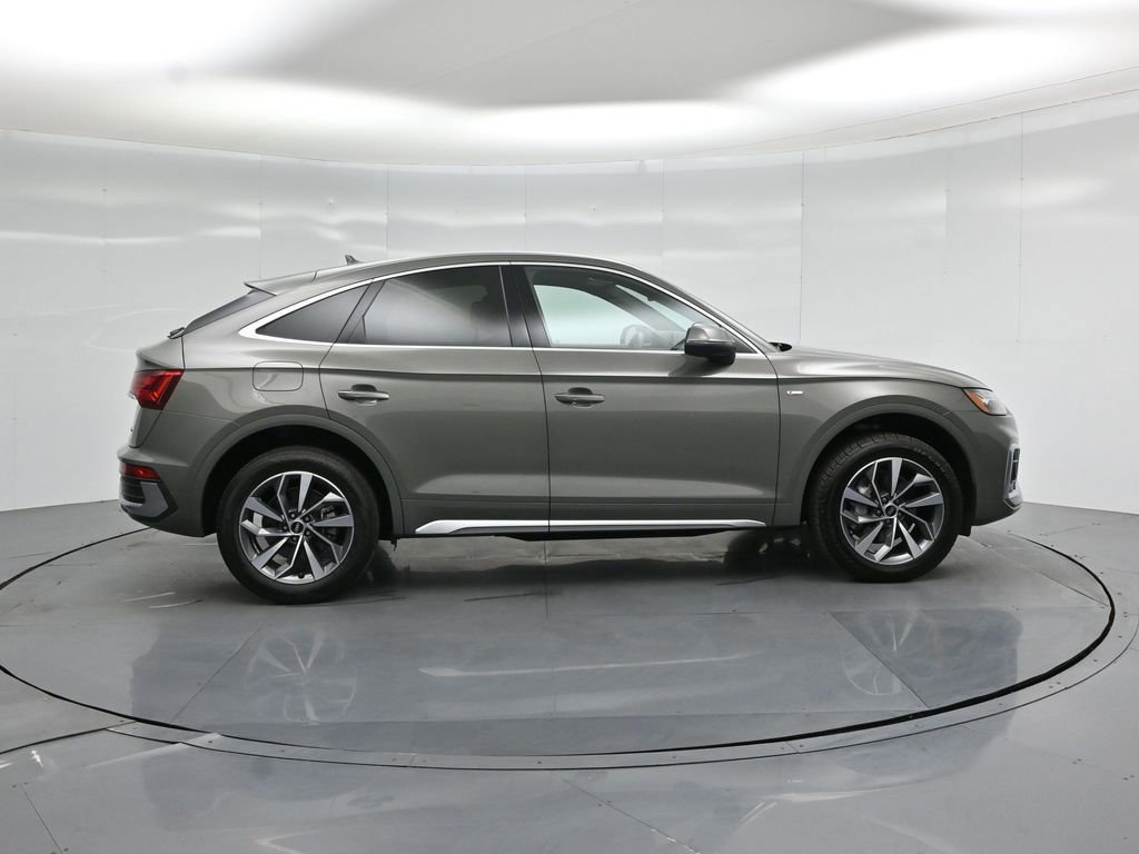 Used 2023 Audi Q5 2.0T Premium w/ Convenience Package image 9