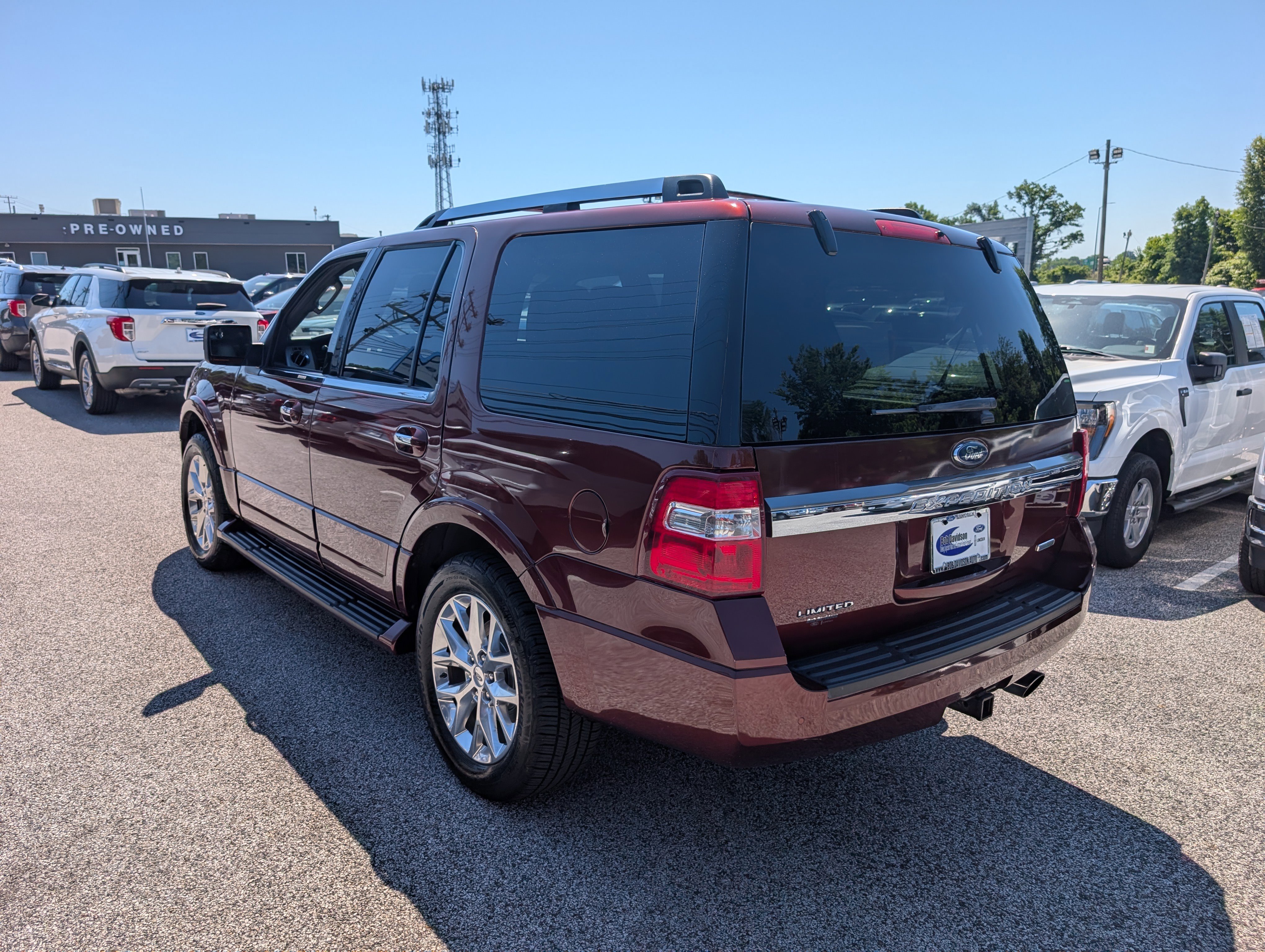Certified 2017 Ford Expedition Limited AWD/4WD image 5