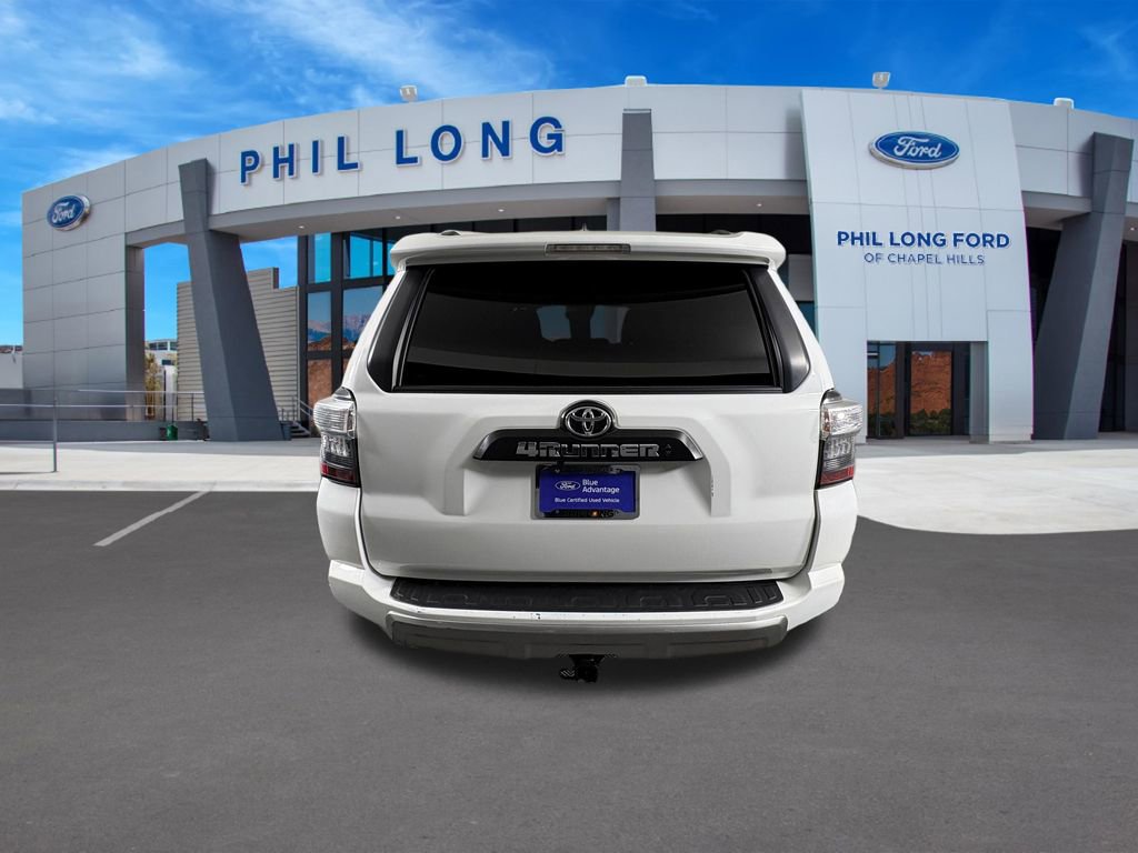 Used 2022 Toyota 4Runner TRD Off-Road AWD/4WD image 4