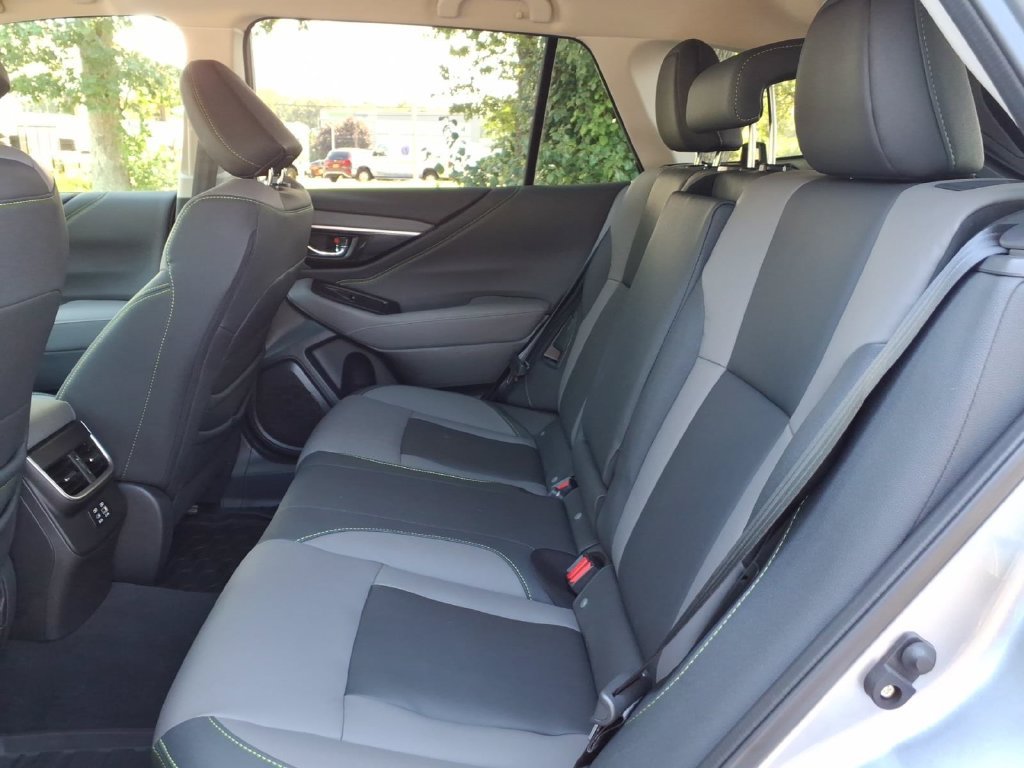 Used 2025 Subaru Outback Onyx Edition AWD/4WD image 15
