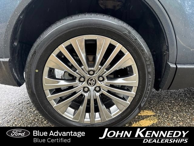 Used 2022 Toyota Venza Limited w/ Advanced Technology Package AWD/4WD image 4