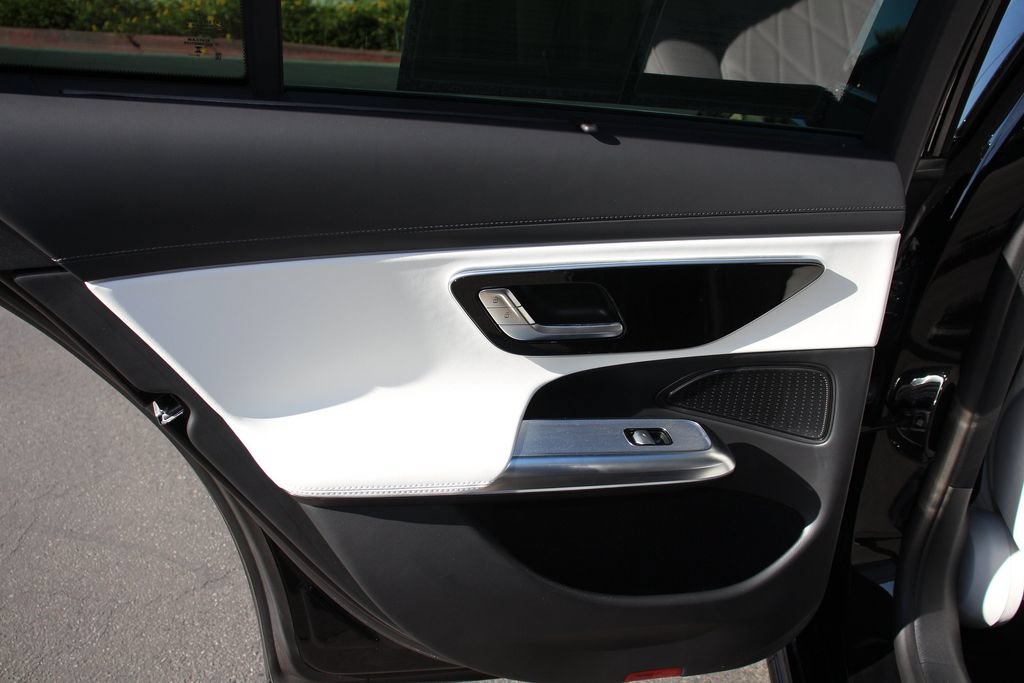 Used 2025 Mercedes-Benz E 350 Sedan image 21