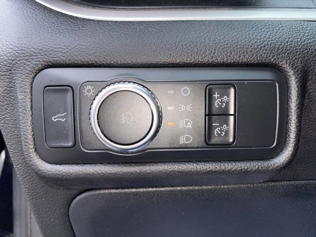 Certified 2022 Ford Explorer XLT w/ Equipment Group 202A image 18