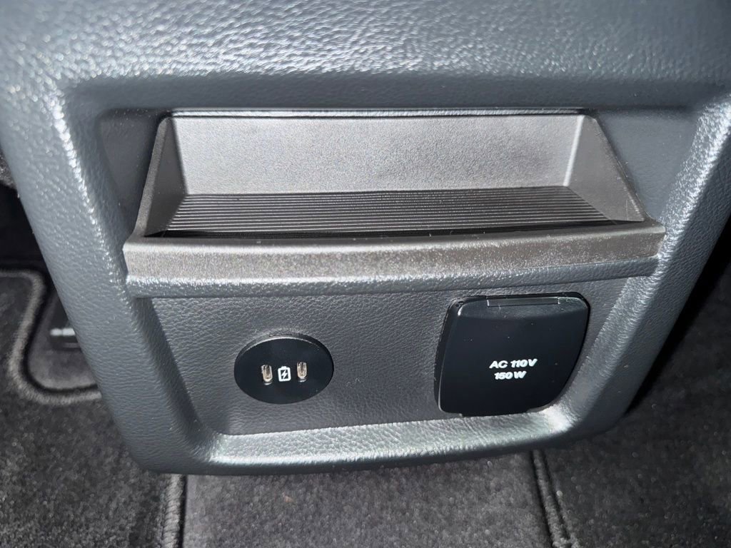 Certified 2023 Ford Edge Titanium image 24