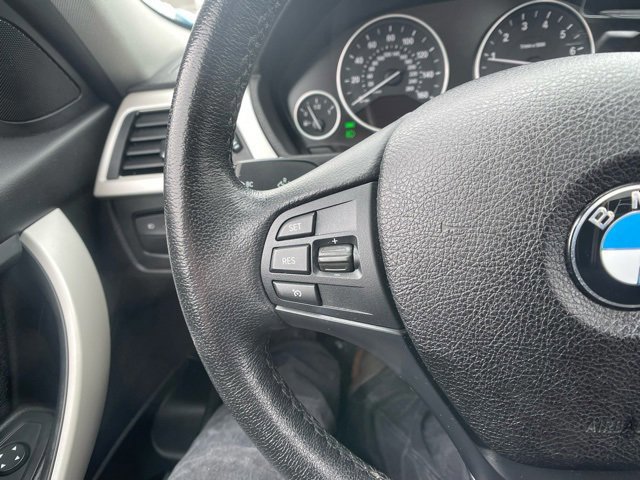 Used 2018 BMW 320i xDrive Sedan w/ Convenience Package image 17