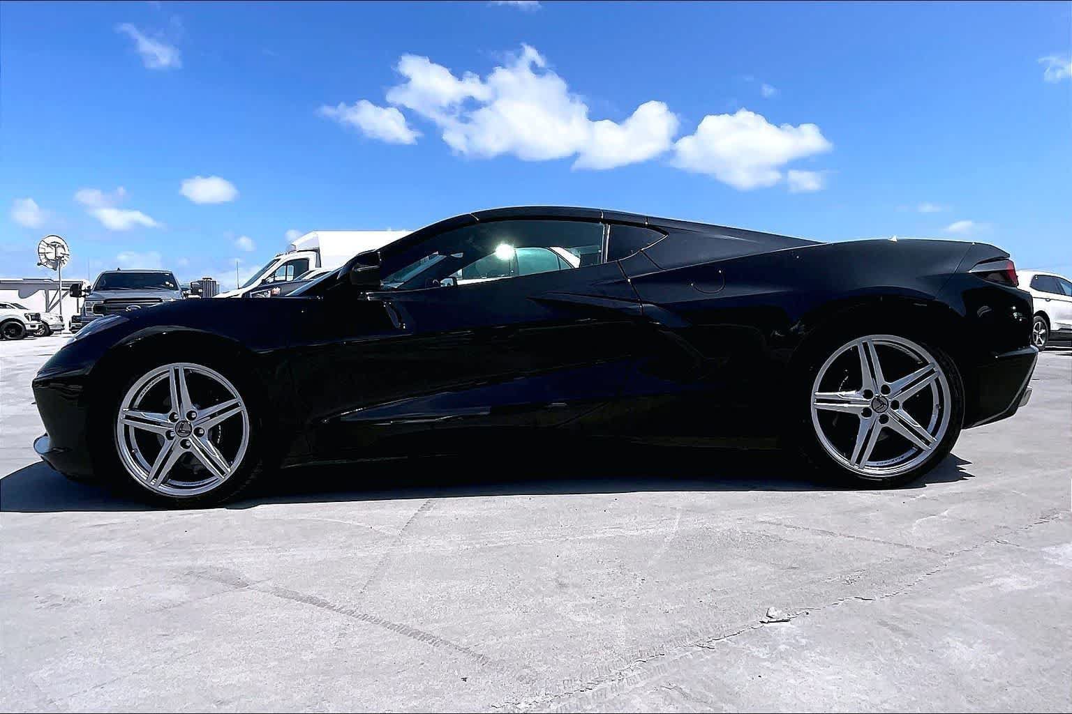 Used 2026 Chevrolet Corvette Stingray Coupe w/ 1LT RWD image 3